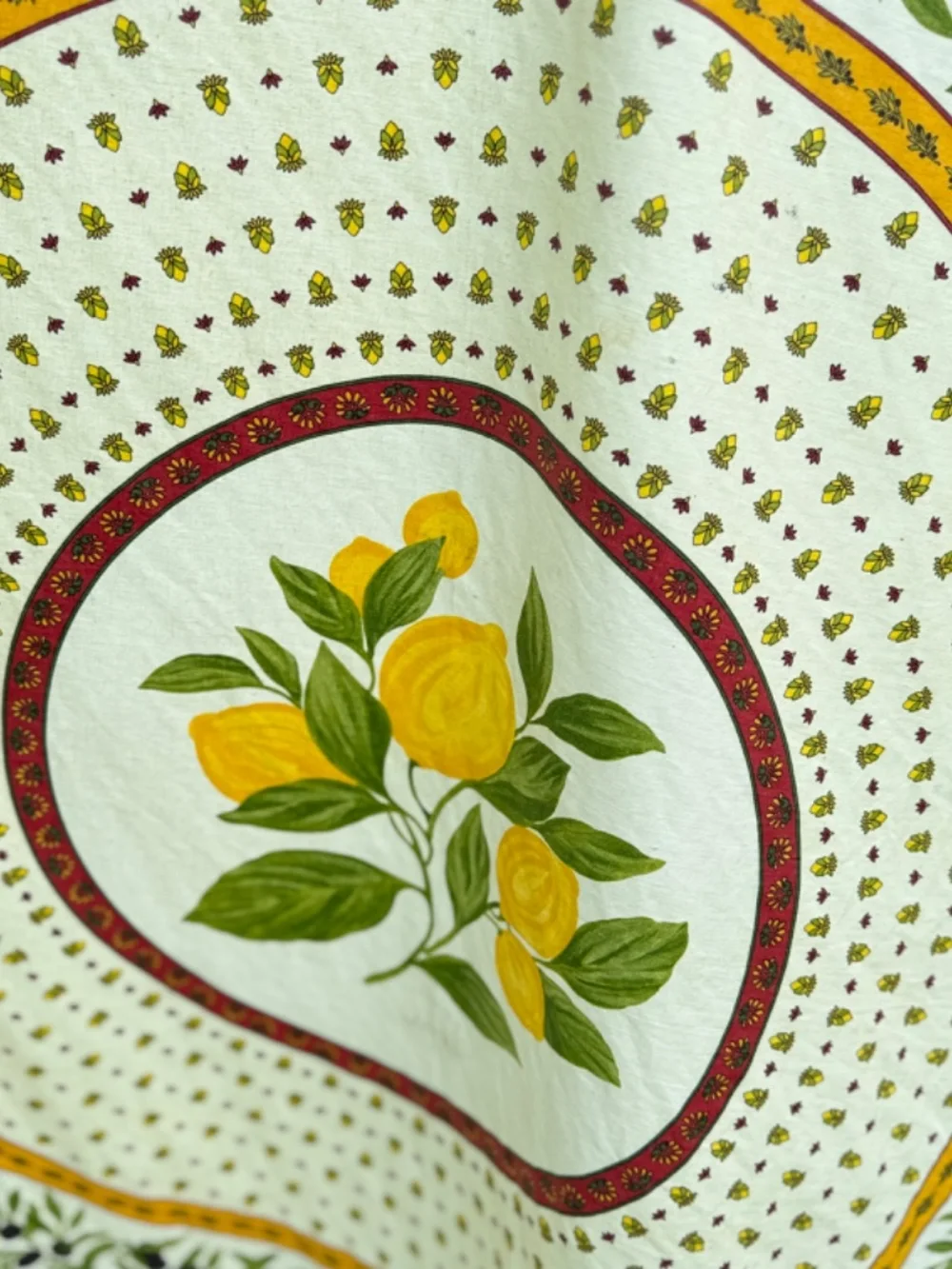 Poupees Yolande 68in Round Tablecloth Waterproof Cotton France Lemons Olives
